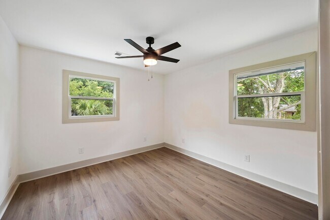 Building Photo - 1411 Westway Dr