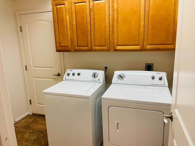 Building Photo - West Sedona Townhome