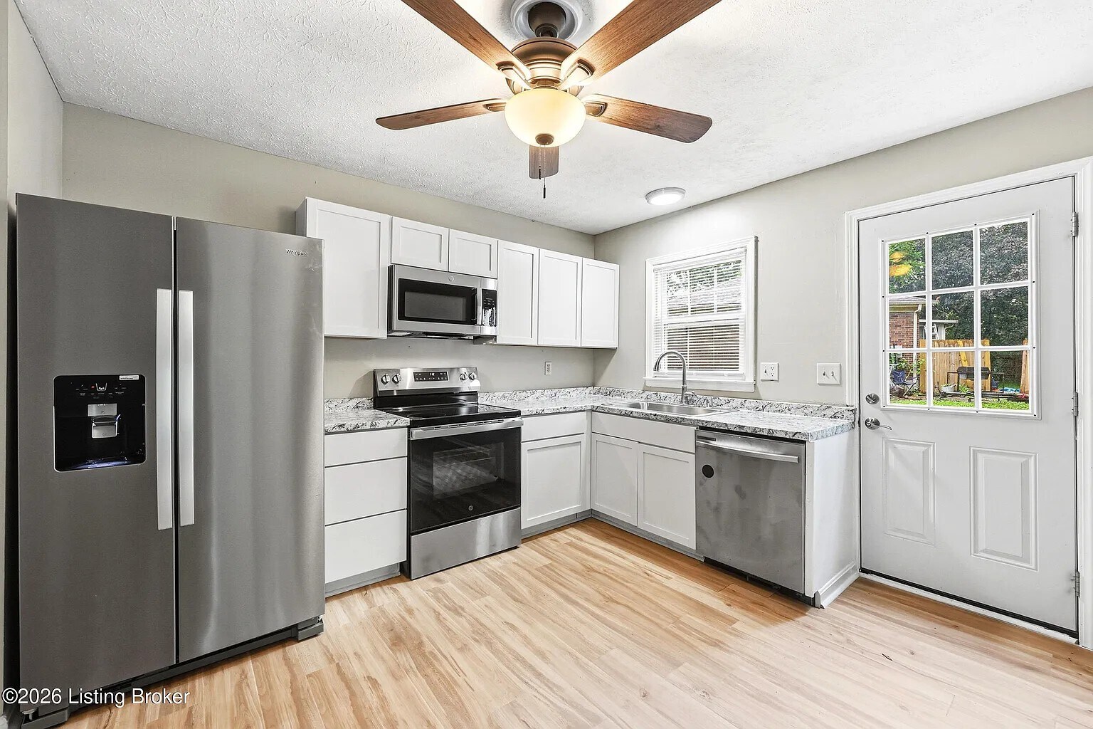 Building Photo - 6900 Heavrin Ave