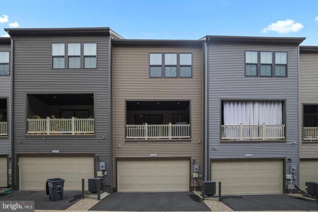 Building Photo - 22255 Sims Terrace