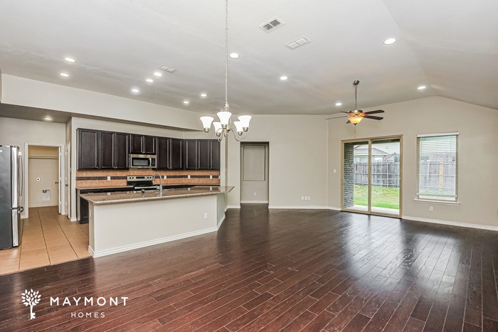 Building Photo - 8748 Maple Ridge Trail