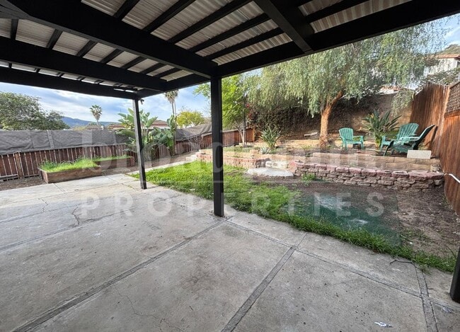 Building Photo - 522 Charlotte Dr