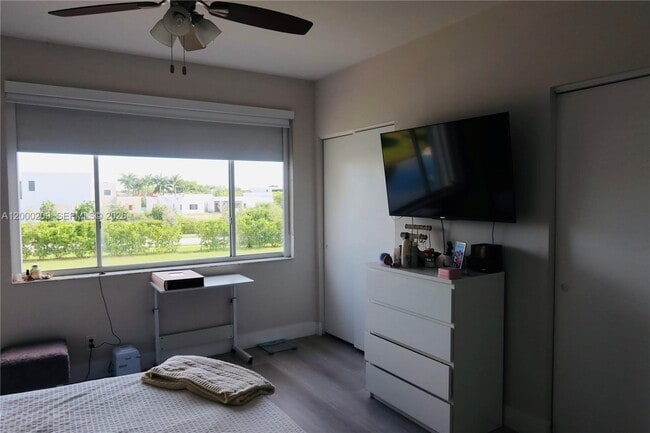 Building Photo - 16755 Hemingway Dr