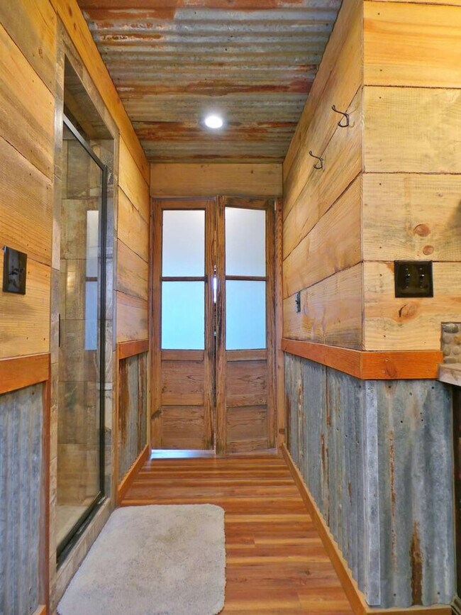 Building Photo - 8625 Grassbur Rd