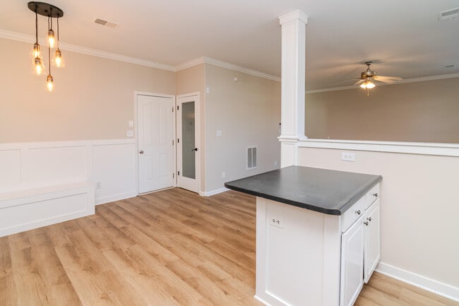 Building Photo - 188 Blue Heron Pl