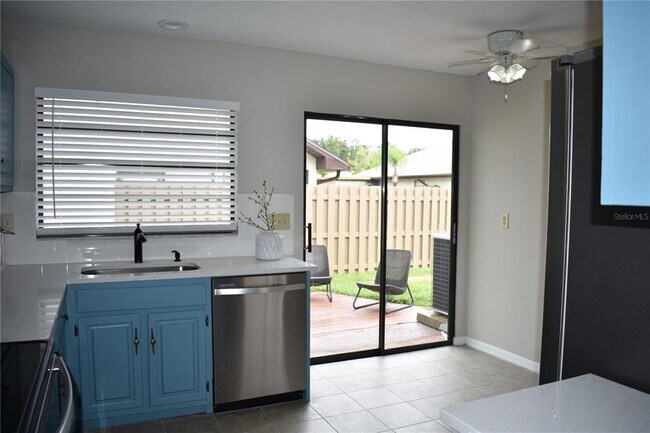 Building Photo - 1702 Aura Ct