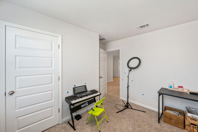 Building Photo - 4735 Airmen Dr