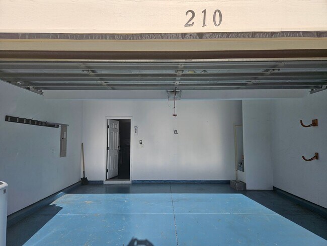 Building Photo - 3 Bedroom 2.5 bath unfurnished home in The Landing at Mill Creek - Sneads Ferry