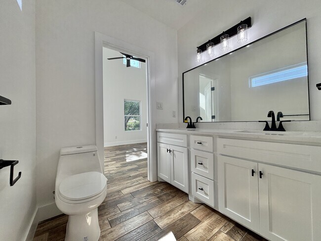 Building Photo - 227 Canyon Springs Dr