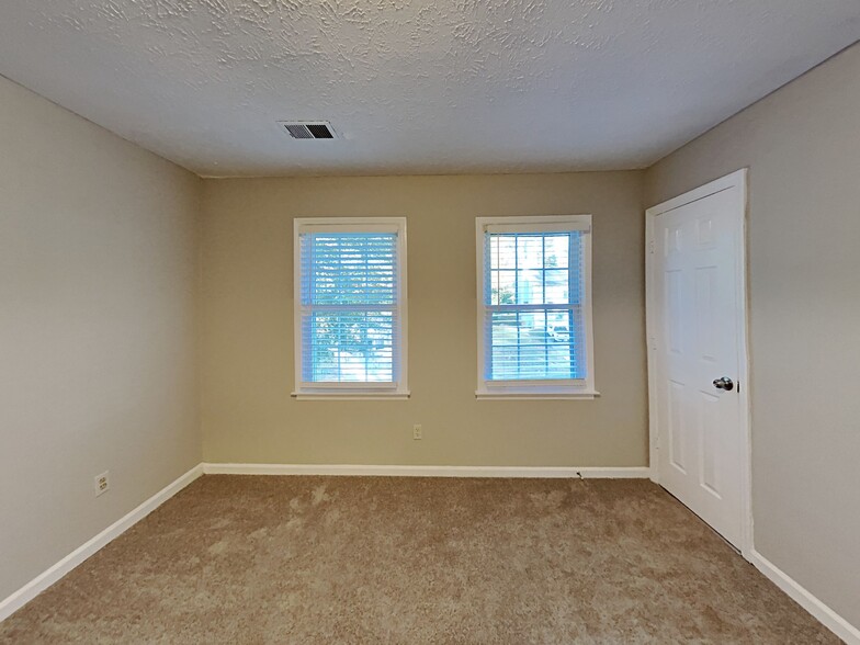 Building Photo - 159 Timber Creek Ln SW