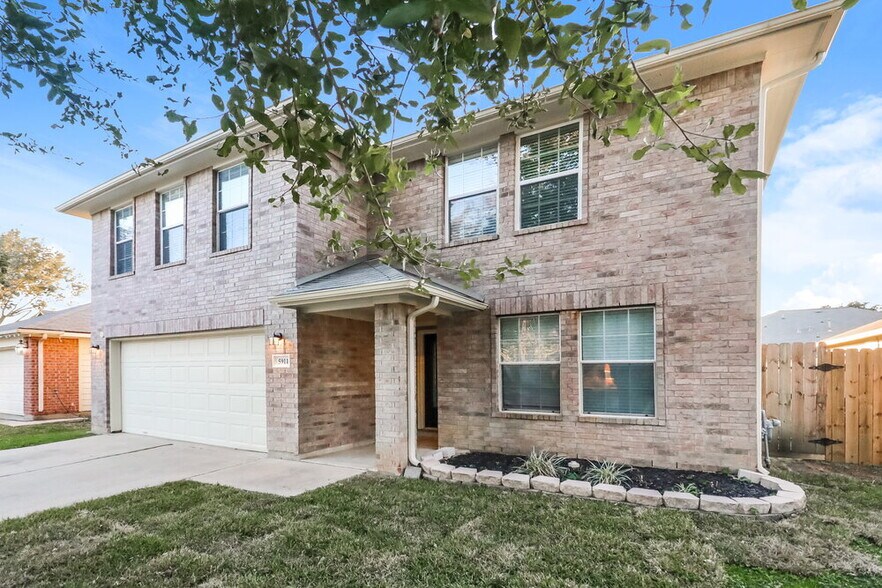 Building Photo - 5911 Shining Leaf Ct