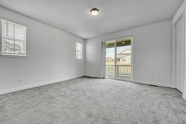 Building Photo - $4,450.00, 5 bed, 4.5-bath located in Broo...