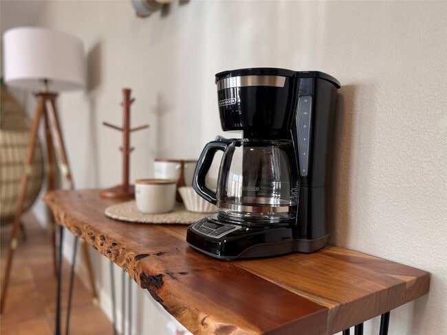 Building Photo - 15630 Pine Mountain Dr