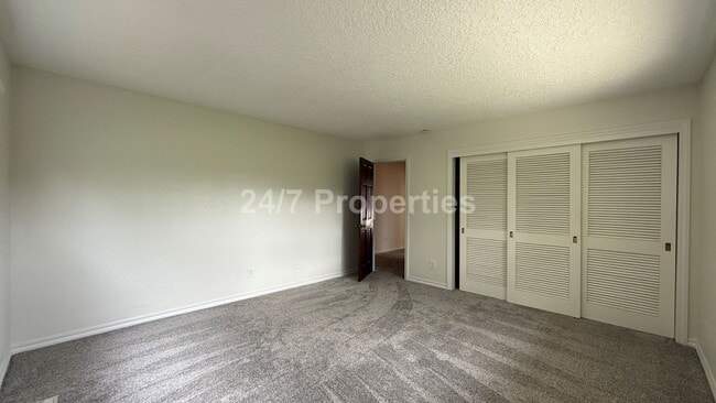 Building Photo - Sprawling 5 BD | 3 BA with Basement - Gresham