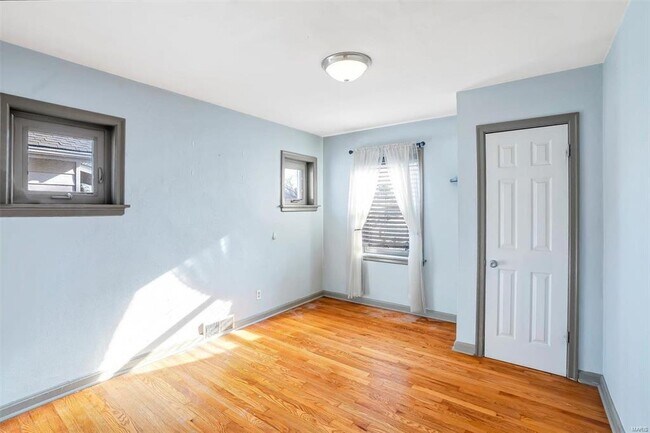 Building Photo - 6304 Bradley Ave