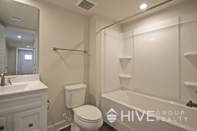 Building Photo - Spacious 4-Bed, 3.5-Bath with Garage!