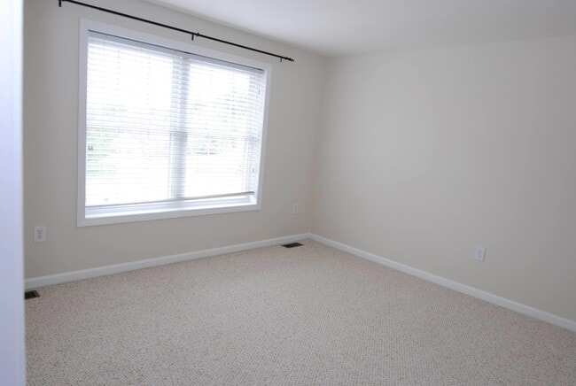 Building Photo - 109 Overlook Cir