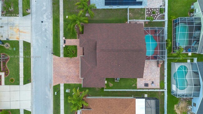 Building Photo - 10327 Meadow Crossing Dr