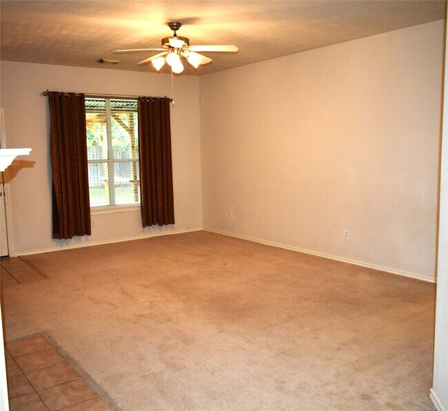 Building Photo - 18314 Manorcliff Ln