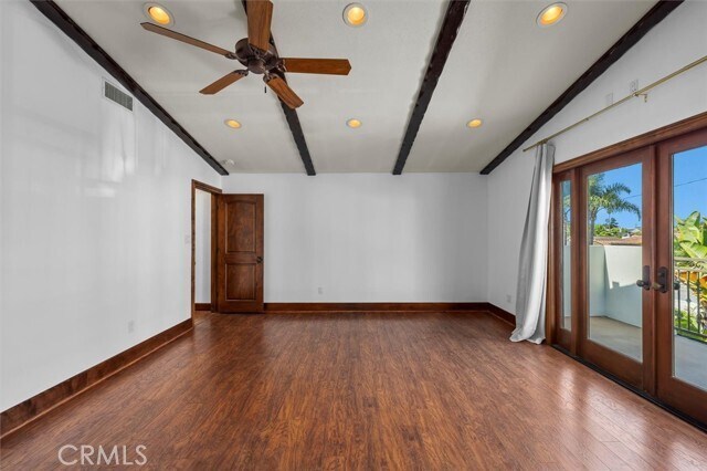Building Photo - 3208 Walnut Ave
