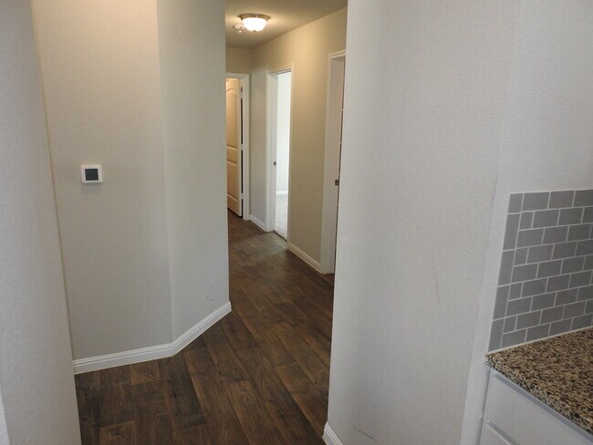 Building Photo - 621 Callahan Ln