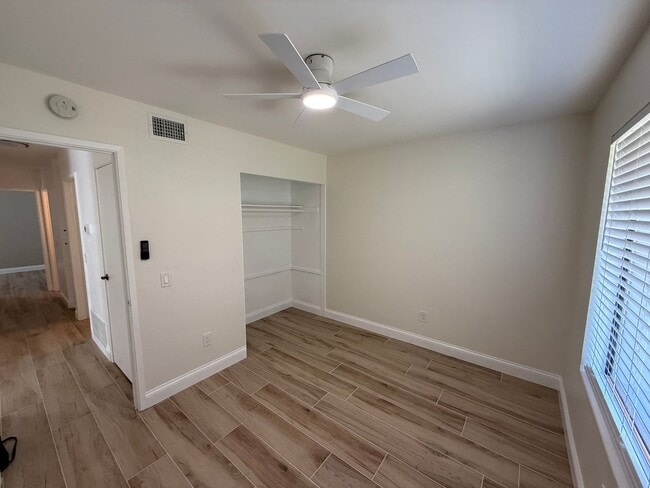 Building Photo - Remodeled 2-Bedroom Townhome in Tierrasant...