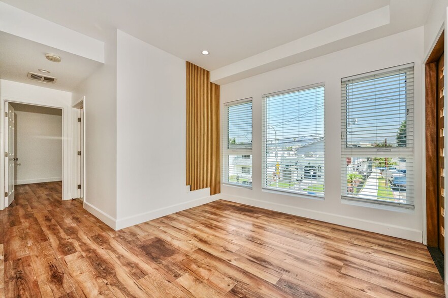 Building Photo - 872-878 Serrano Place
