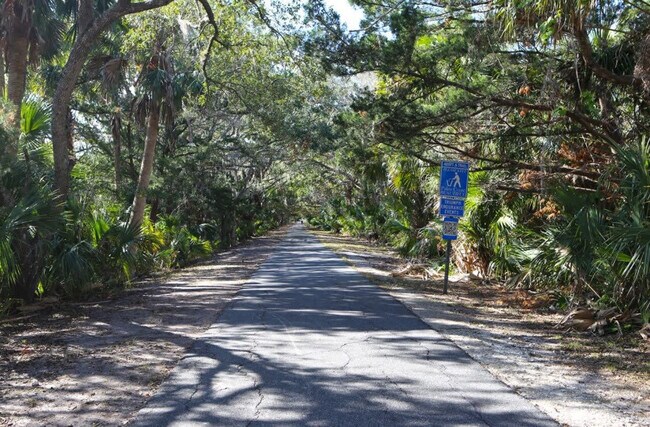 Building Photo - 60 Westover Ln