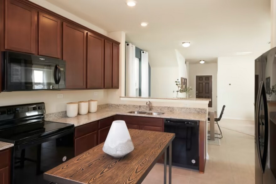 Building Photo - 10314 Gibbons Creek