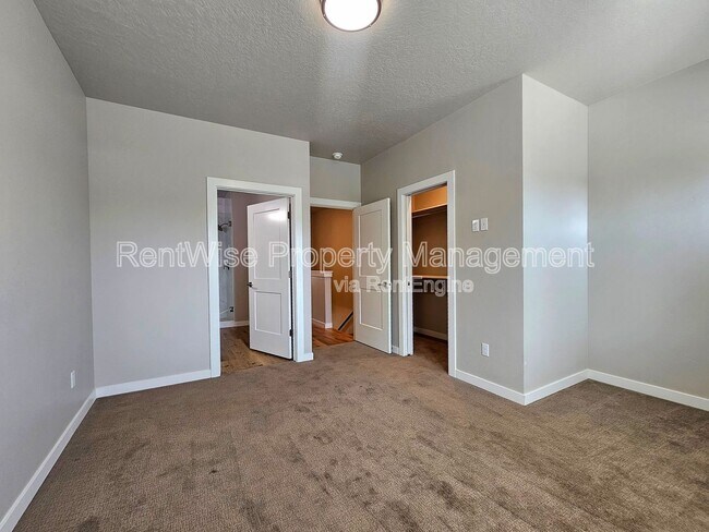 Building Photo - 3541 N Waterhouse Ln