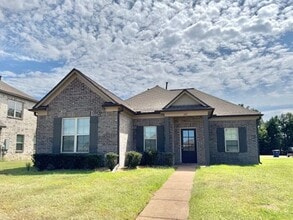 Building Photo - Now Leasing a 4-Bedroom 3 Bath Home In Som...