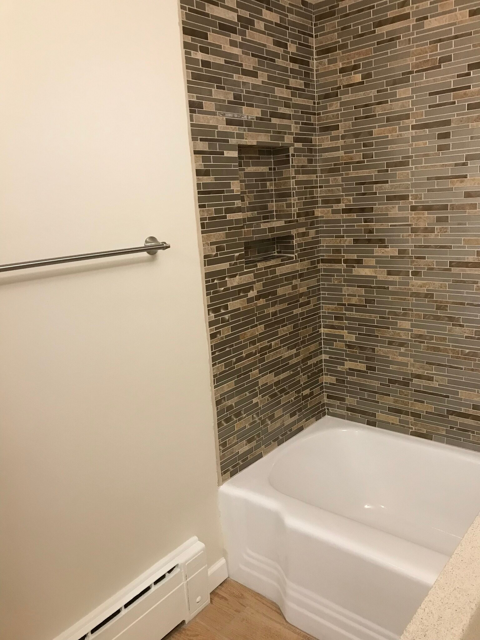 Building Photo - 975 W 300 N