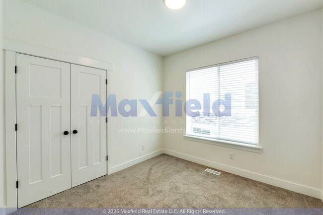 Building Photo - 5BD/3BTH/2GAR - Great space - Lehi Living