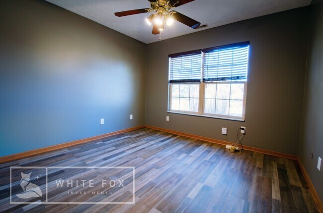 Building Photo - 5990 Fox Trace Ct