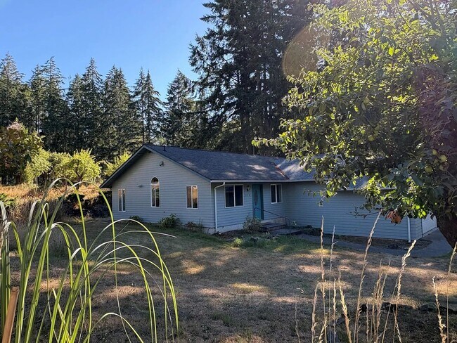 Building Photo - 658 Fox Dr