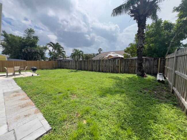 Building Photo - 7926 Burlwood Ln