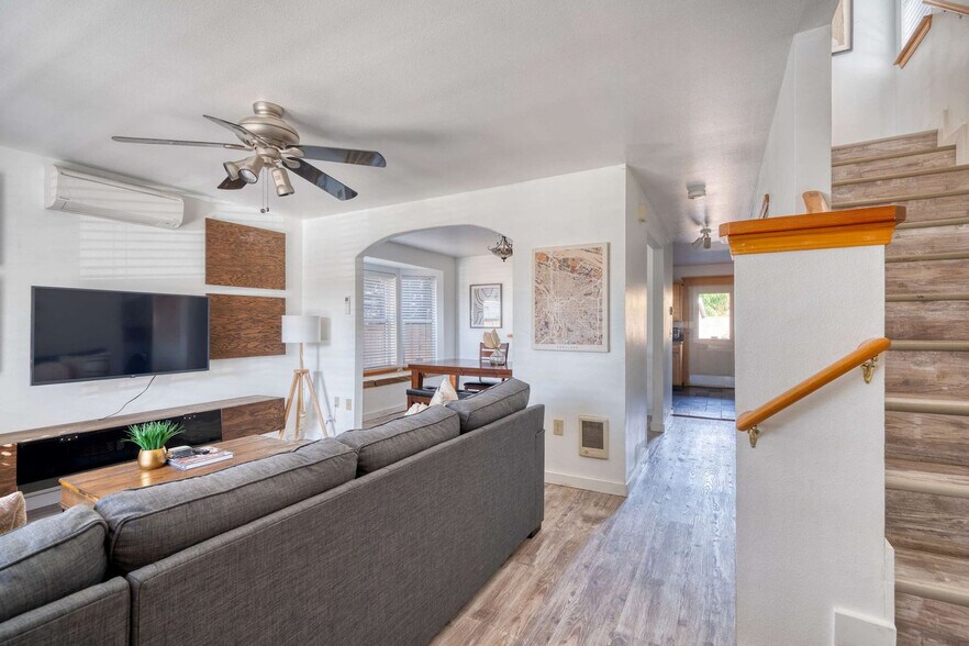 Building Photo - 5040 NE 18th Ave