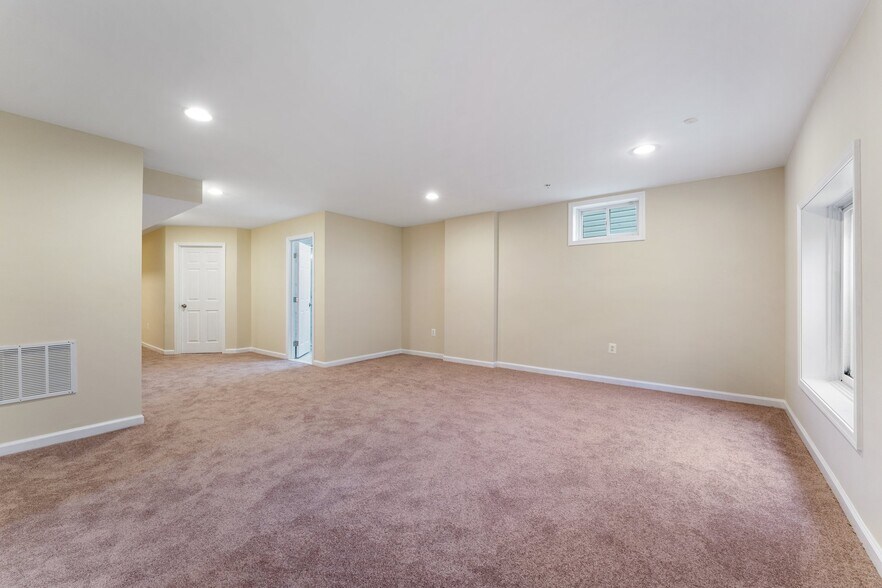 Building Photo - 15622 Gilpin Mews Ln