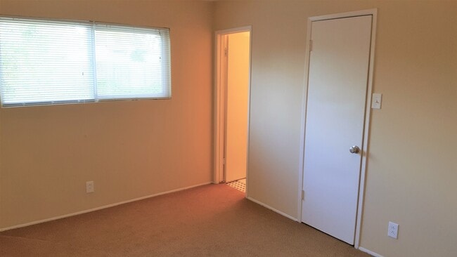 Building Photo - 3 Bedroom House in Laguna Lake Area with F...