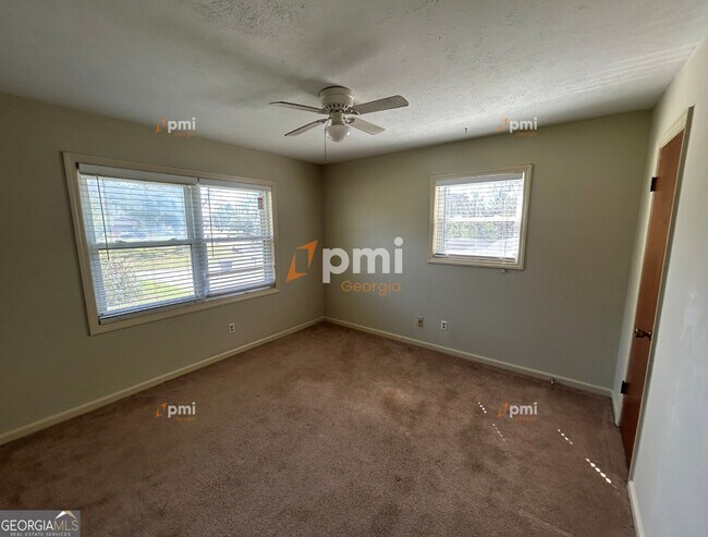 Building Photo - 1549 Barcelona Dr