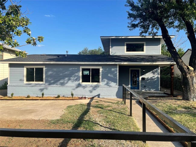 Primary Photo - 1032 Hoke Smith Dr