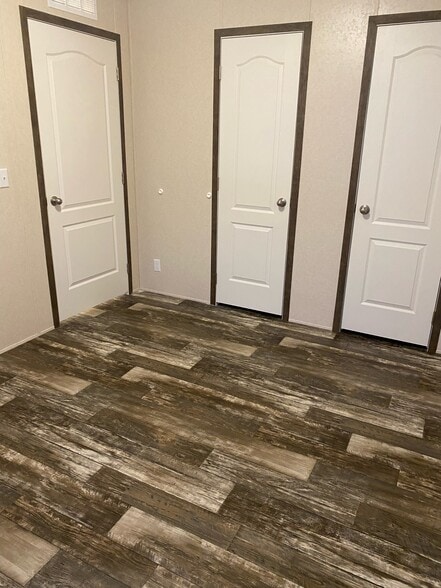 Building Photo - 19 Joymar Dr