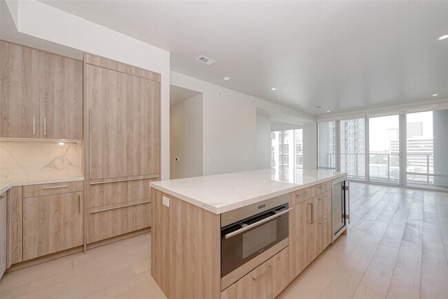 Building Photo - 2047 Westcreek Ln Ln