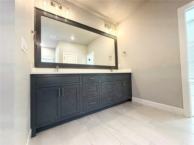 Building Photo - 1641 Cherrie St