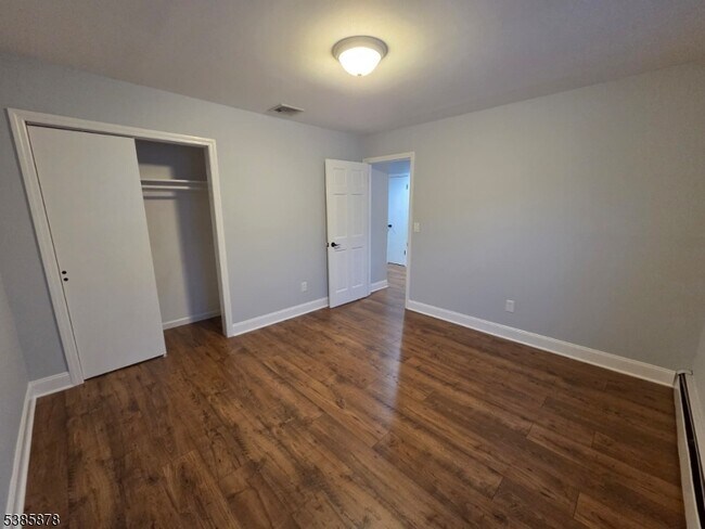 Building Photo - 730 5th St