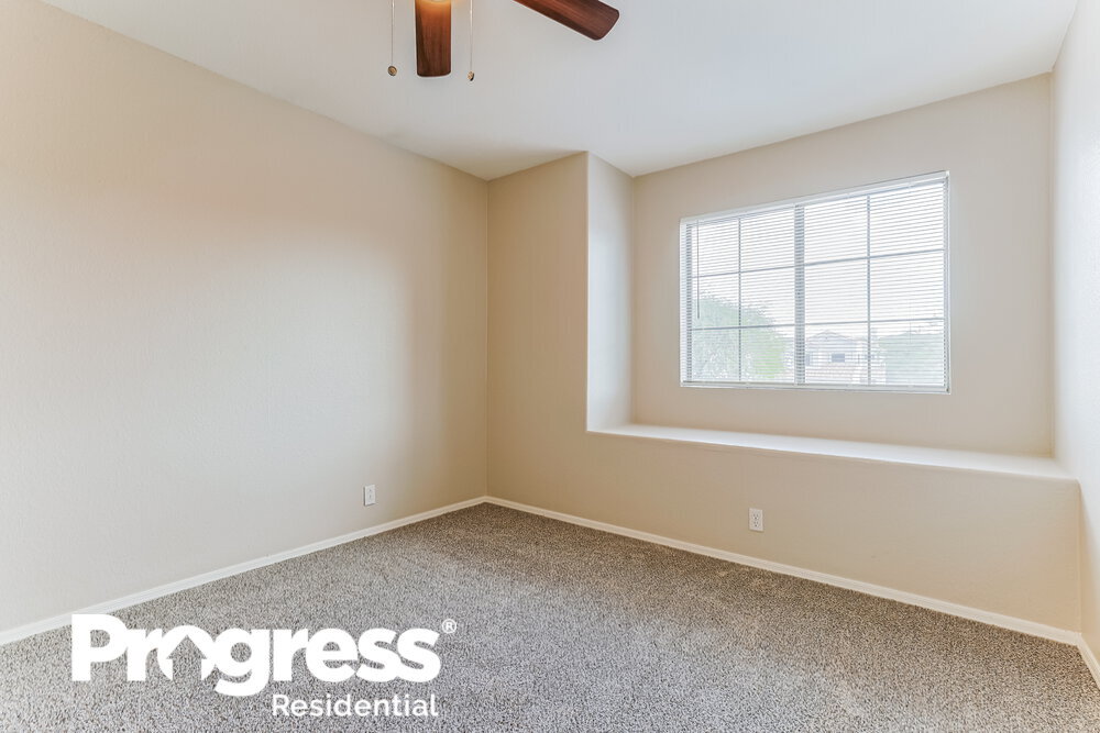 Building Photo - 250 W Juniper Ave