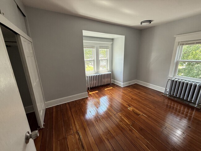 Building Photo - 302 Horace Ave