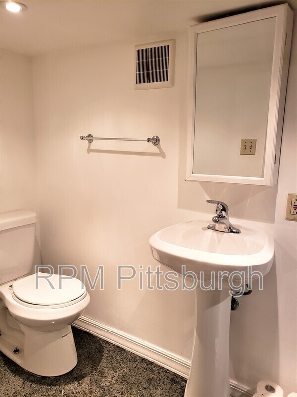 Building Photo - 4554 Rosina Way