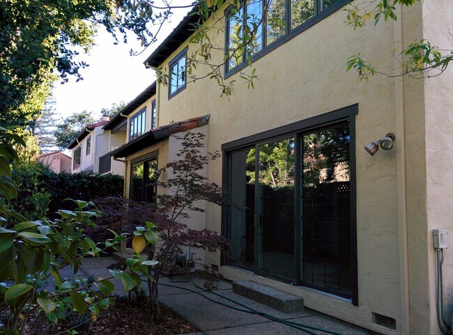 Back Patio - 1309 Crane St