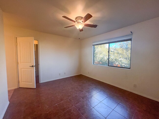 Building Photo - 5915 Thunder Ridge Rd